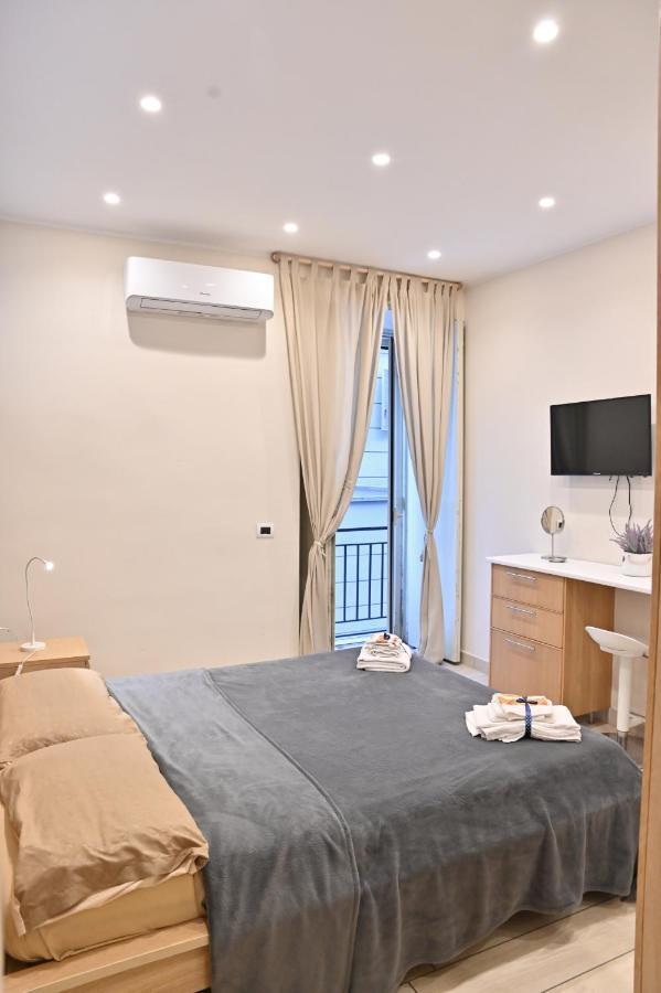 Perlablu In Centro Bed & Breakfast เนเปิลส์ ภายนอก รูปภาพ