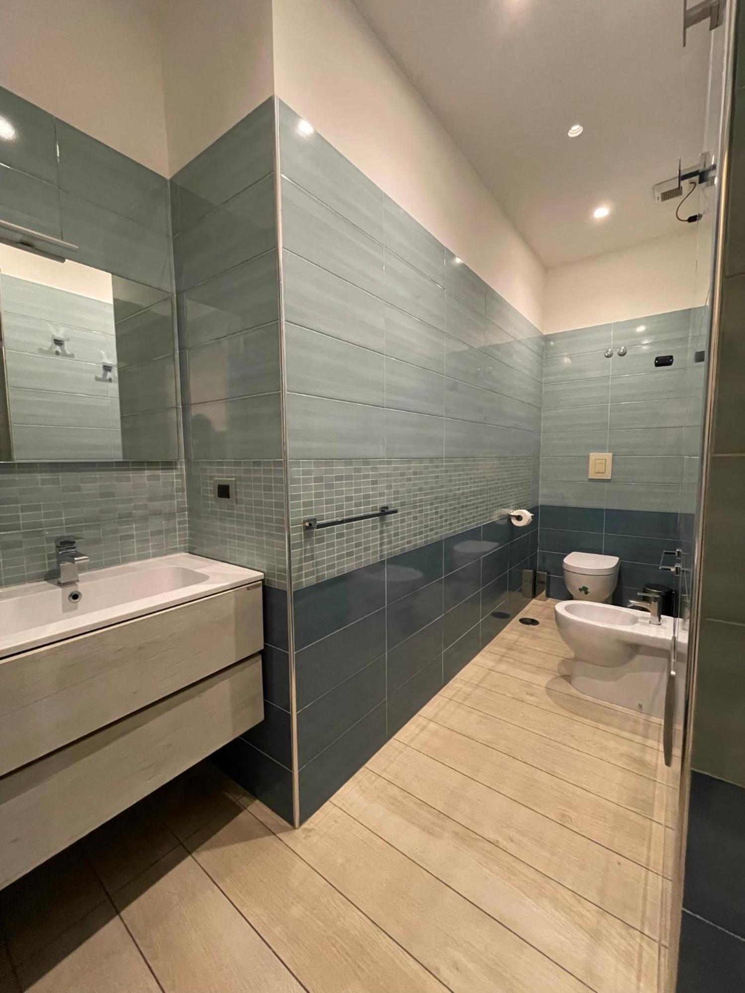 Perlablu In Centro Bed & Breakfast เนเปิลส์ ภายนอก รูปภาพ